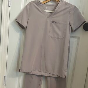 Figs Scrub Set in Taupe